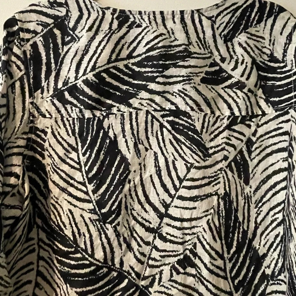 Cynthia Rowley 100% Linen Black White Palm Leaf Button Front Tunic Top Size 1X - Picture 8 of 9